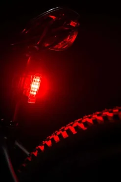 Lezyne Fietsverlichting Strip Drive 300+ Rear