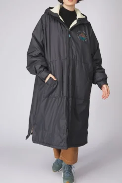 Passenger Clothing ltd Poncho Jas Escapism Sherpa Lined Changing Robe