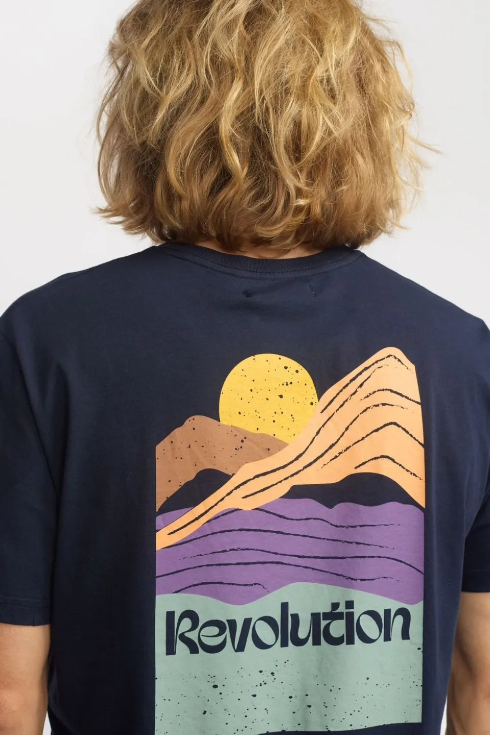 Revolution T-Shirt 1422 Lan