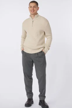 Selected Trui Theo