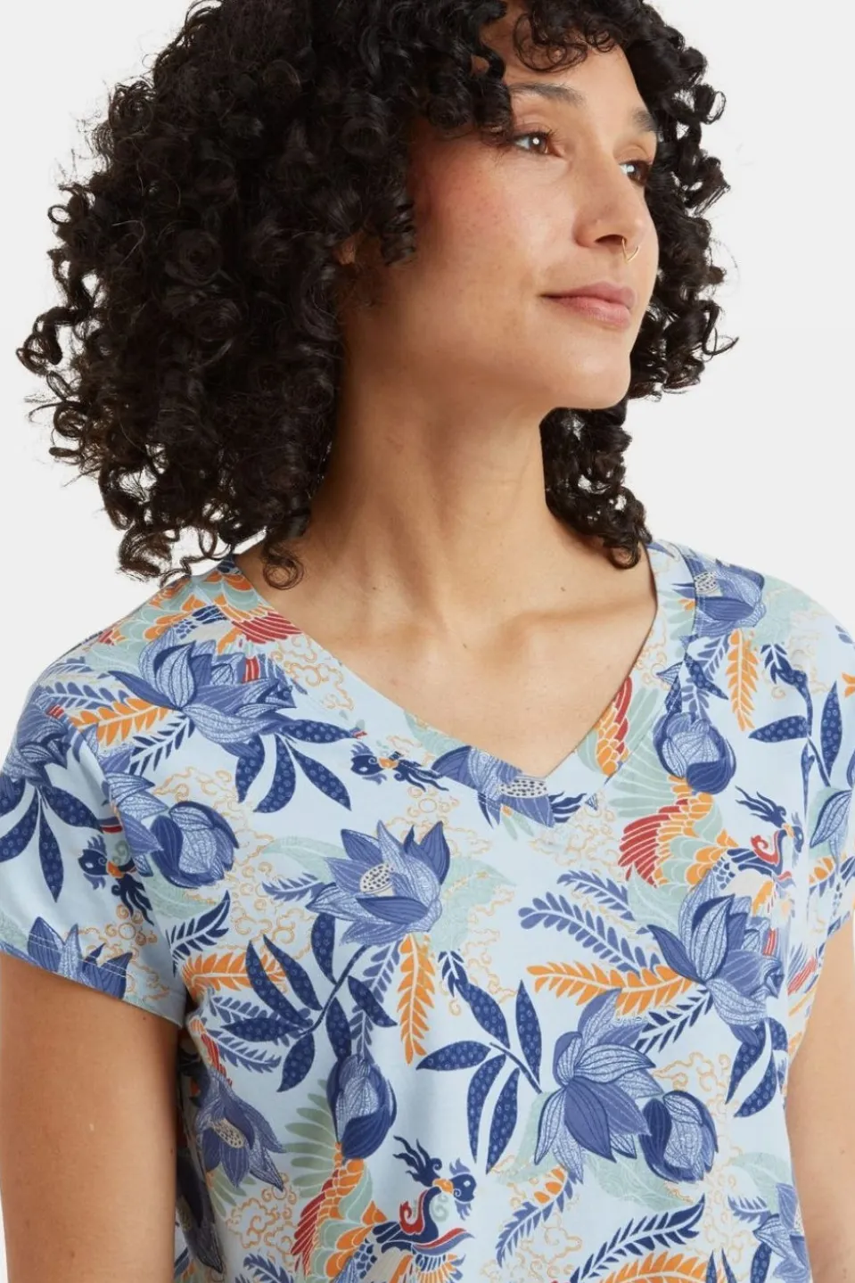 Sherpa T-Shirt Neha V-Neck Tee