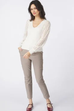 Vila Trui Lacine Lace Detail